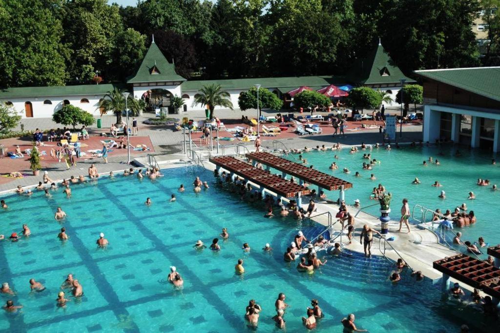Hotel Paprika Vendeghaz Harkány Zewnętrze zdjęcie